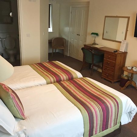 The Tally Ho Hotel - B&B บิสเตอร์ ภายนอก รูปภาพ